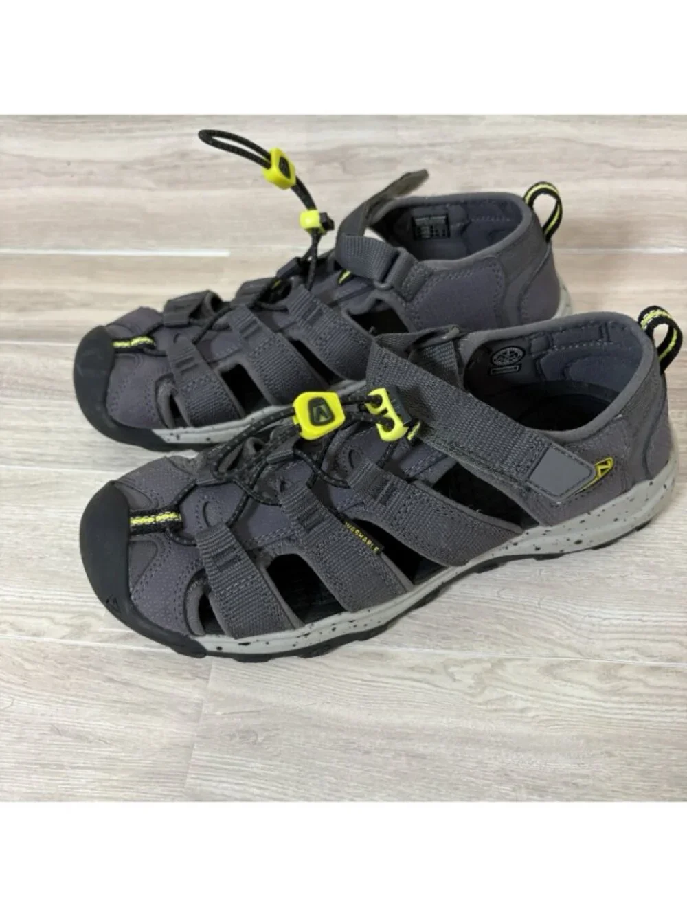 Keen Sandals Youth Size 5 Gray Adjustable Toggle Waterproof Hiking Sport